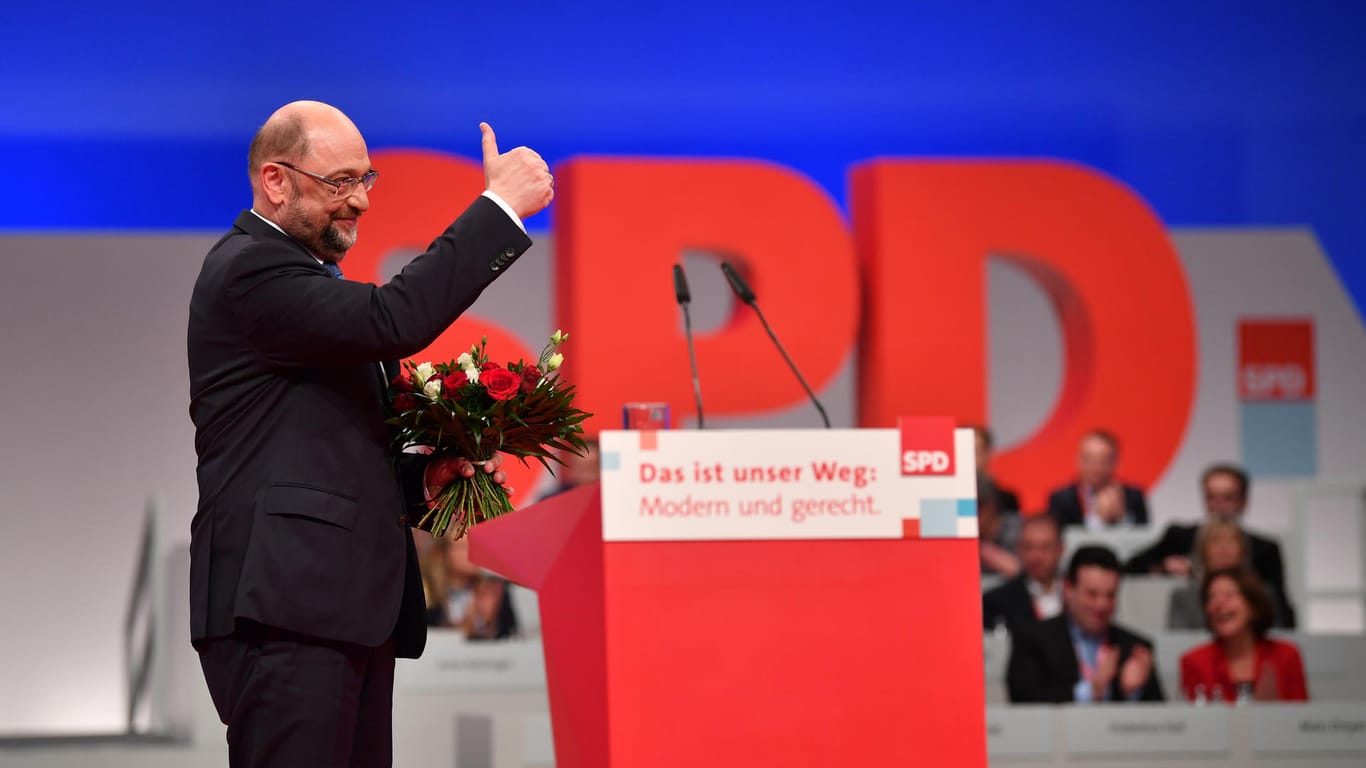 Martin Schulz: Der alte und neue SPD-Parteivorsitzende Martin Schulz steht vor innerparteilich umstrittenen Sondierungsgesprächen mit der CDU.