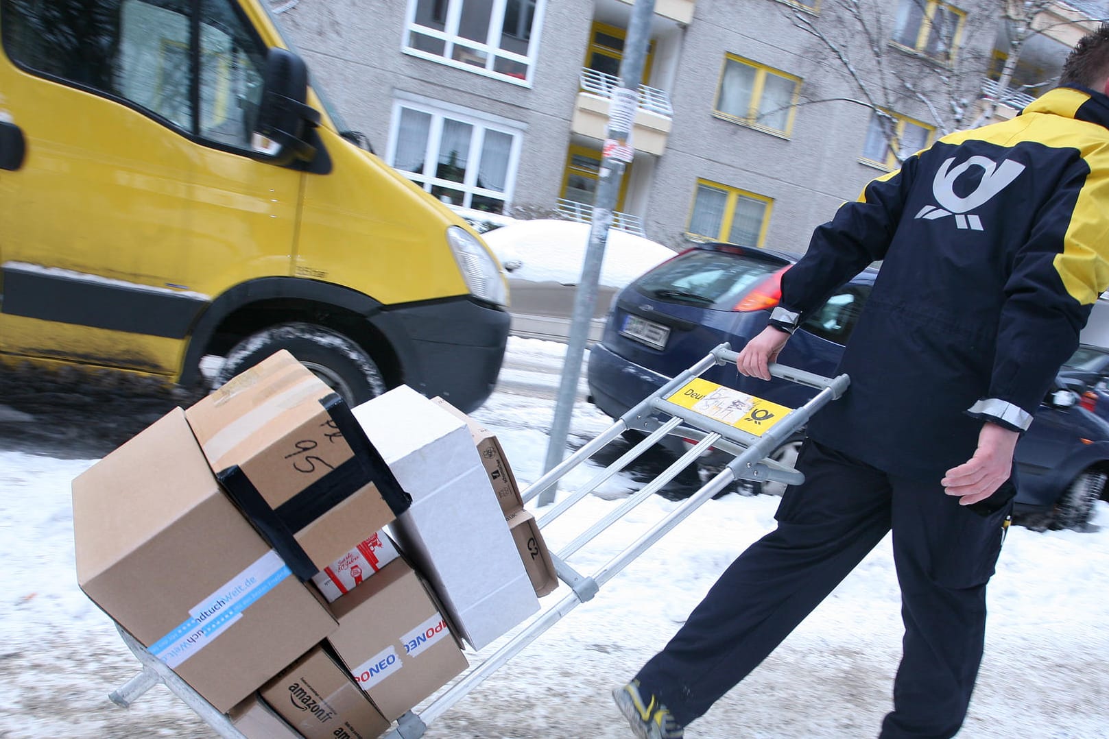 Vor Weihnachten haben Paketzusteller besonders viel zu tun.