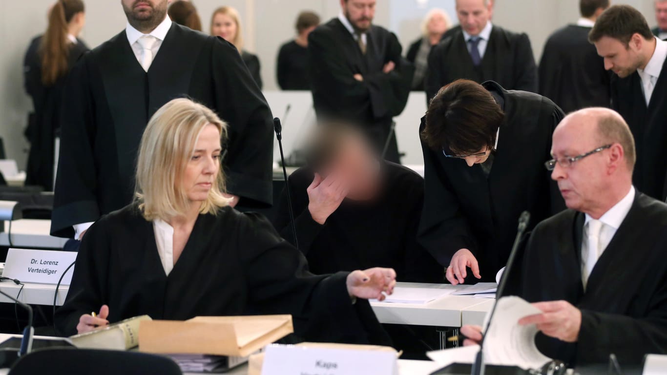 Angeklagter (M.) im Loveparade-Prozess in Düsseldorf: Die Ermittlungen der Staatsanwaltschaft dauerten mehr als dreieinhalb Jahre.