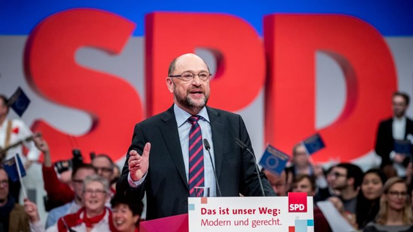 Der SPD Vorsitzende Martin Schulz spricht zum Ende des Parteitags.