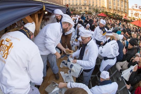Stollenbäcker verkauften nach der Eröffnung des 23.