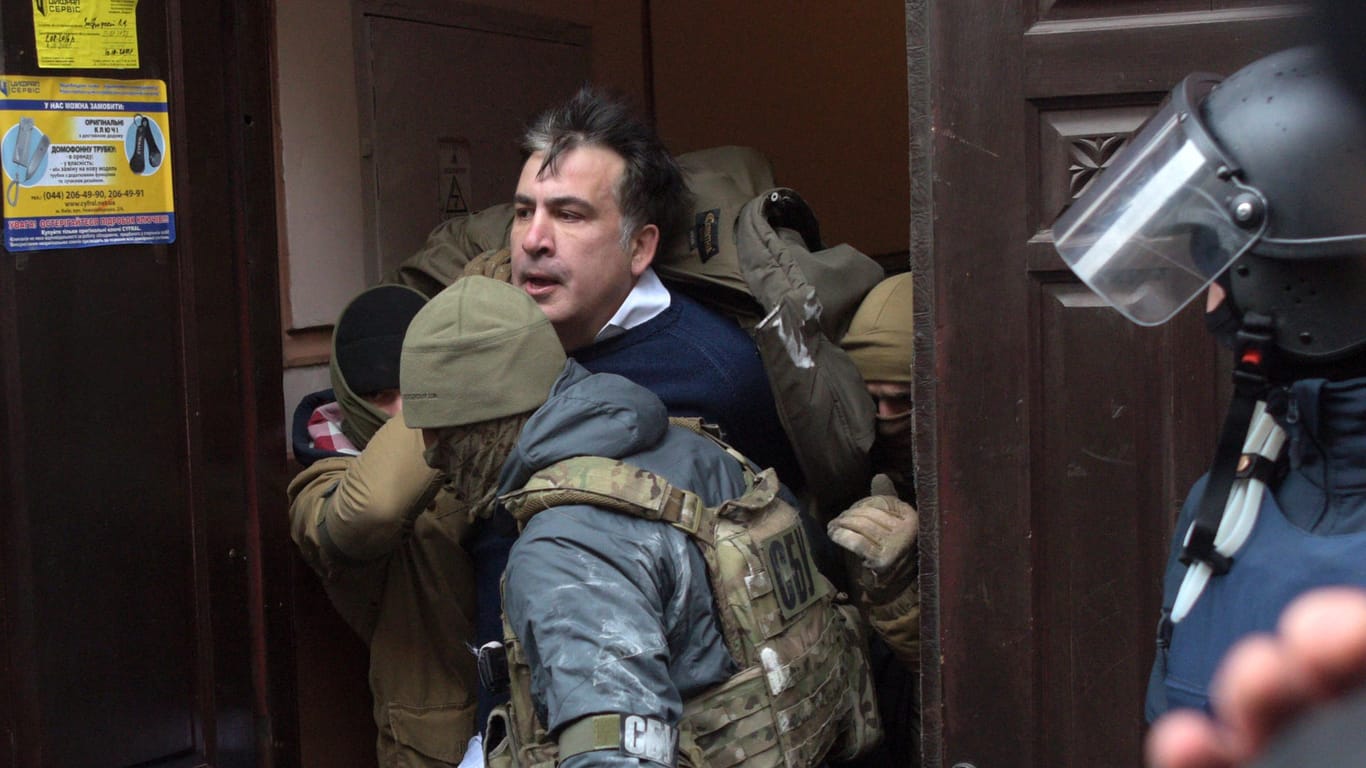 Der georgische Ex-Präsident Michail Saakaschwili: Seine erste Festnahme am Dienstag scheiterte am Protest der Anhänger des 49-Jährigen.