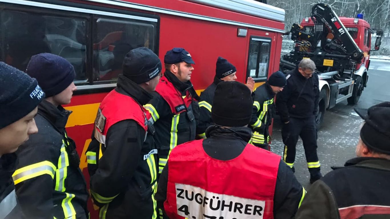Seit Freitagnachmittag haben Rettungskräfte im Weserbergland nach dem vermissten Kleinflugzeug gesucht.
