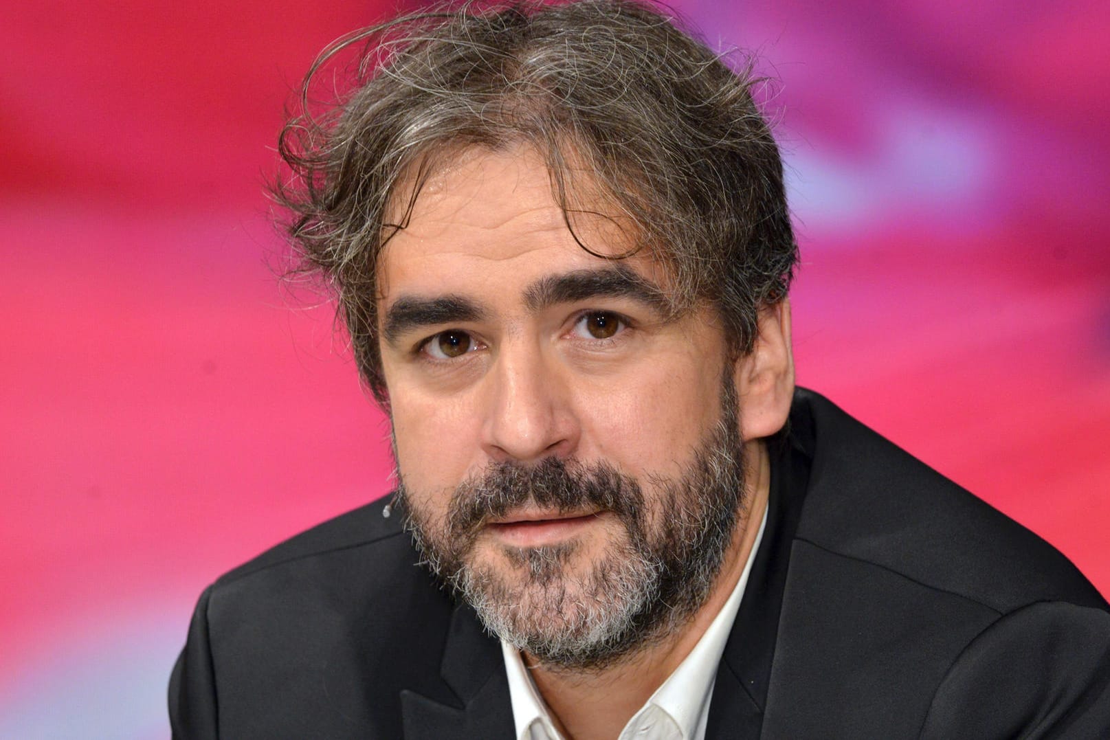 Dem Journalisten Deniz Yücel werden Terrorpropaganda und Volksverhetzung vorgeworfen.
