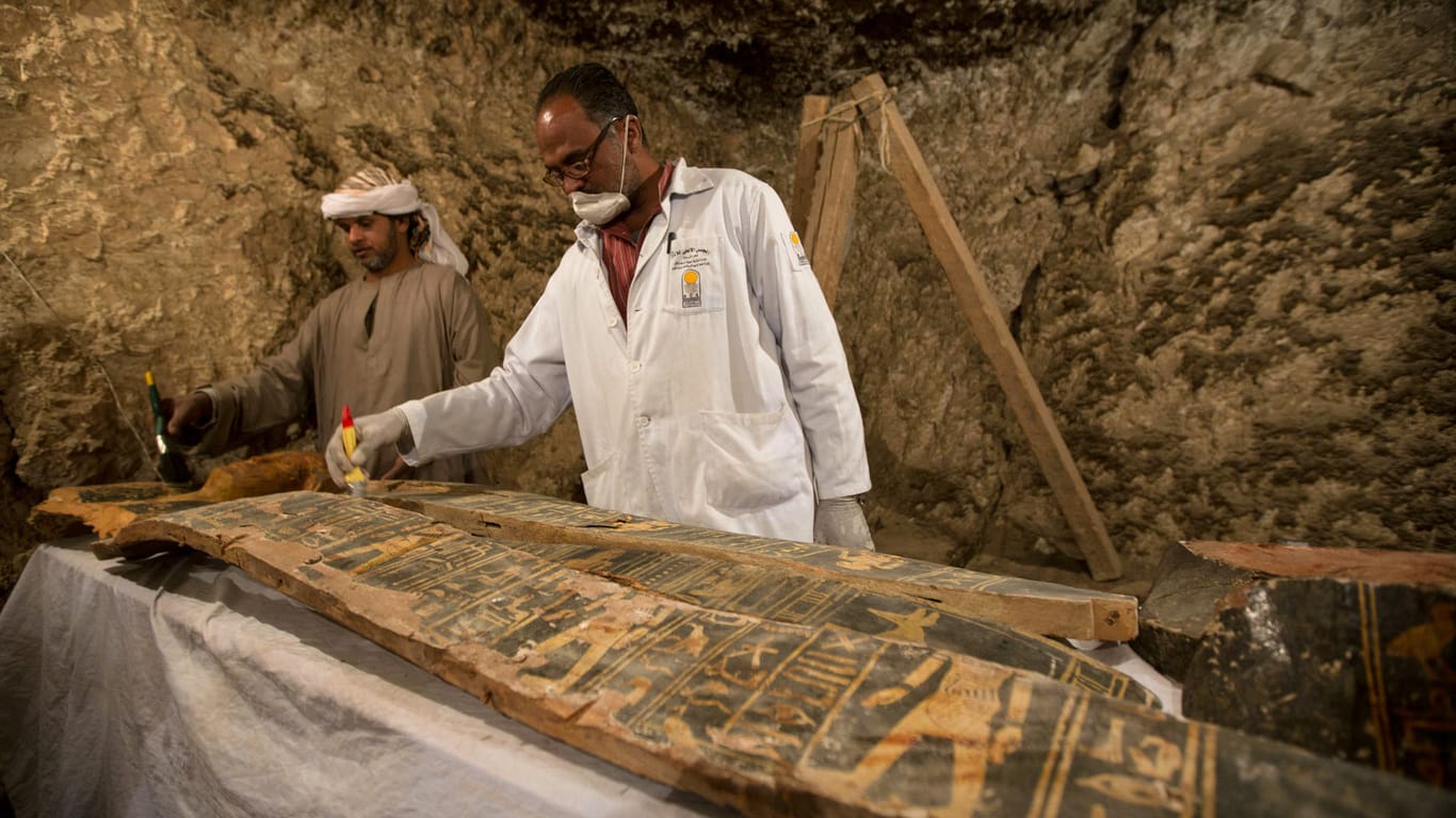 Antike Grabkammer in Luxor: Archäologen arbeiten an einer neu freigelegten Grabstelle in Ägypten.