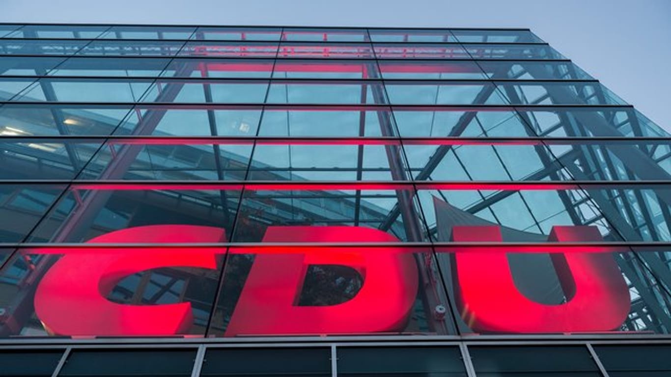 Das CDU-Logo in der Parteizentrale in Berlin.