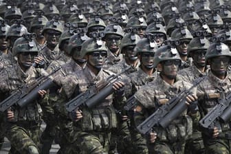 Nordkoreanische Soldaten bei einer Militärparade Mitte April in Pjöngjang.