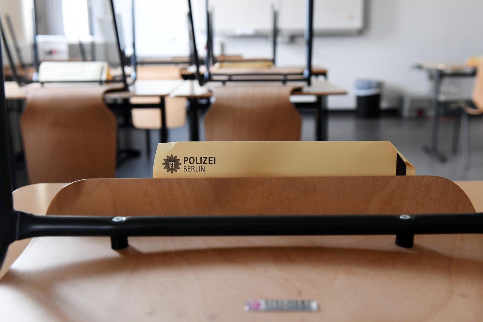 Eine Anhörung im Innenausschuss des Abgeordnetenhauses wird sich über die umstrittenen Vorfälle an der Berliner Polizeischule beraten.