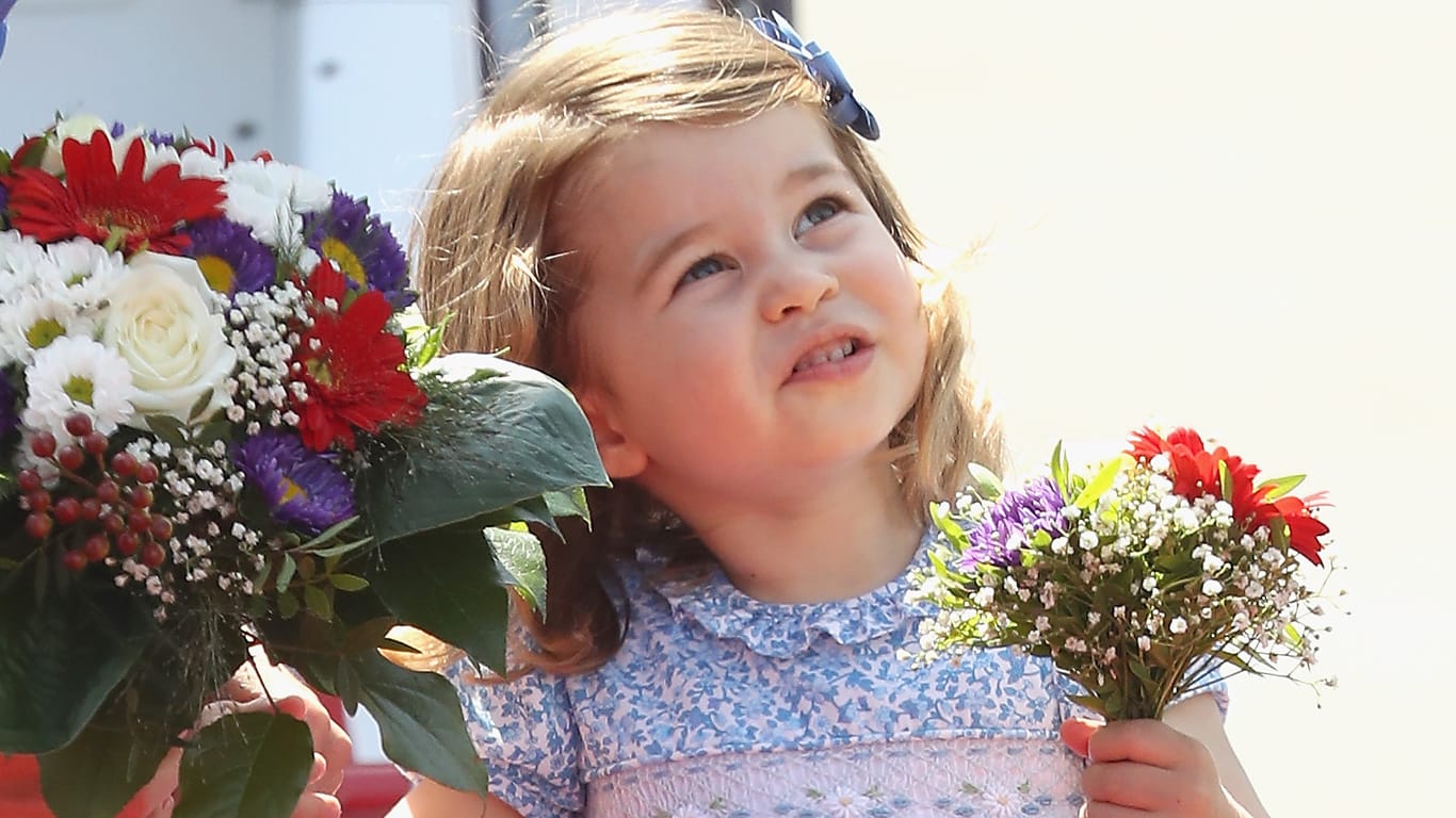 Prinzessin Charlotte: Die Tochter von Herzogin Kate und Prinz William spielt mit zwei Jahren schon hervorragend Tennis.