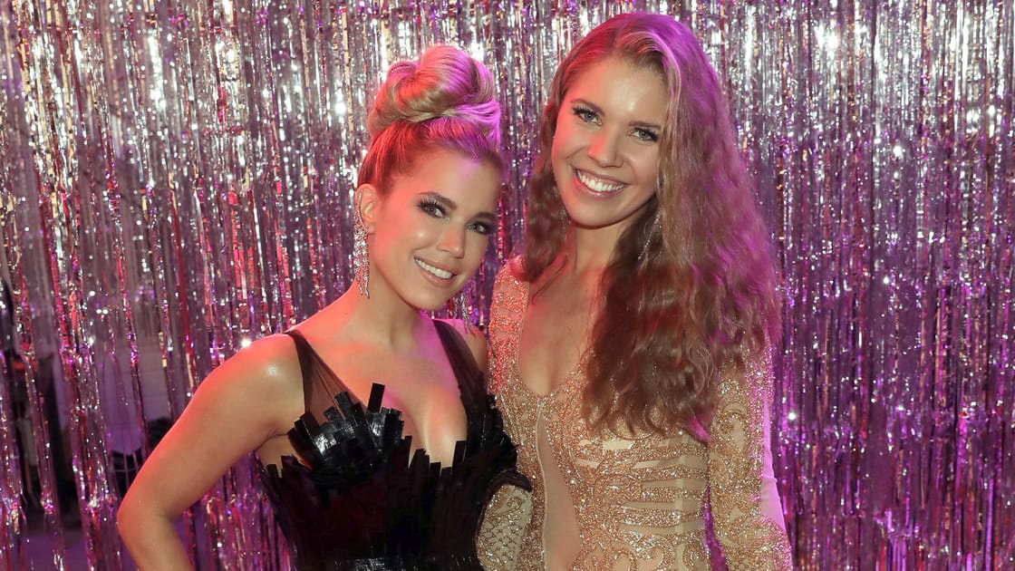 Die Moderatorinnen Sylvie Meis und Victoria Swarovski: Sie verstehen sich trotz des "Let's Dance"-Tauschs blendend.