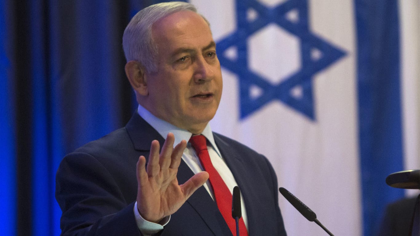 Israels Regierungschef Benjamin Netanjahu nimmt in Jerusalem an einer Konferenz teil. Netanjahu sagte, US-Präsident Trump habe sich durch seine Entscheidung, Jerusalem als Hauptstadt Israels anzuerkennen, auf ewig mit der Geschichte der Stadt verbunden.