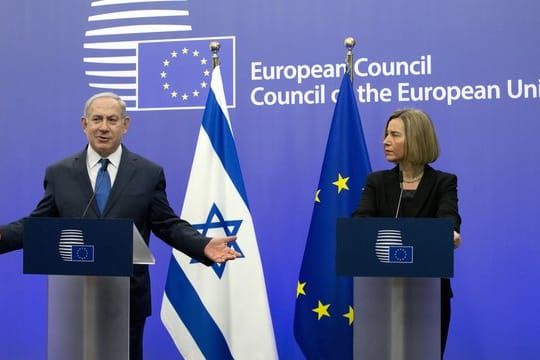 Israels Ministerpräsident Benjamin Netanjahu und die EU-Außenbeauftragte Federica Mogherini in Brüssel.