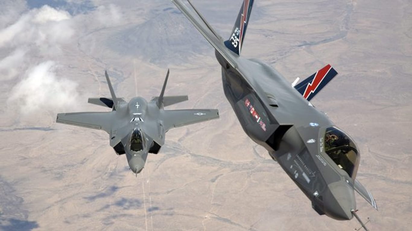 Mit F-35-Kampfflugzeugen und anderen Wafefnsystemen konnte Weltmarktführer Lockheed Martin seinen Umsatz überdurchschnittlich steigern.