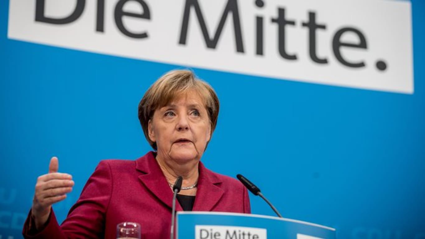 Der Forderung der SPD nach einer Bürgerversicherung erteilte Merkel eine Absage.
