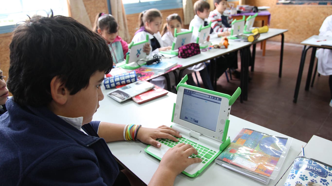 Immer mehr Schulen digitalisieren ihren Alltag. (Symbolbild)