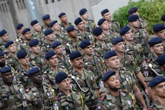 Französische Soldaten bei einer Parade: Die EU-Staaten wollen bei der Verteidigung enger zusammenarbeiten.