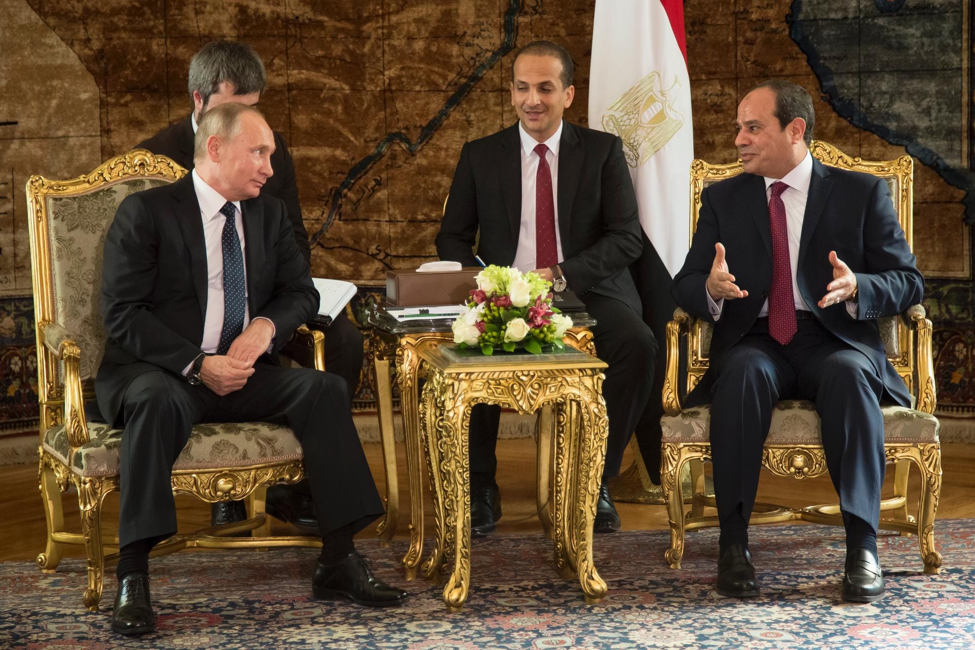 Putin in Kairo: Mit dem ägyptischen Präsidenten Abdel Fattah al-Sisi beriet er u.a. über die Lage in Syrien.