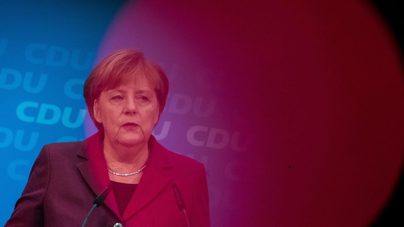 Bundeskanzlerin Angela Merkel mahnte am Montag nach einer CDU-Vorstandssitzung "zügige" Gespräche mit der SPD an.