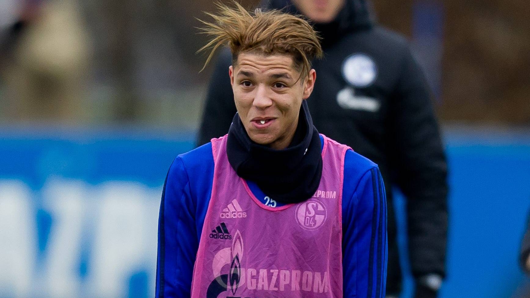 Gute Laune mit blonder Mähne: Amine Harit im Schalke-Training.