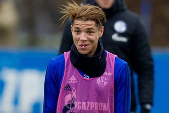 Gute Laune mit blonder Mähne: Amine Harit im Schalke-Training.