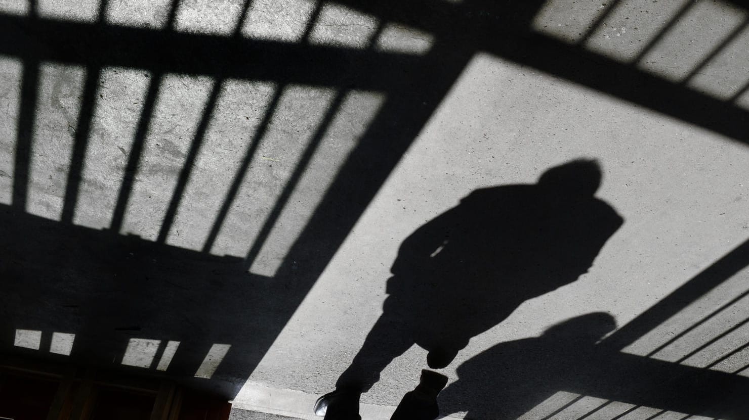 Die Männer waren wegen Widerstands gegen Vollzugsbeamte in Haft. (Symbolbild) Die Männer waren wegen Widerstands gegen Vollzugsbeamte in Haft. (Symbolbild)
