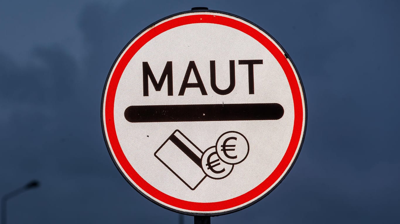 Kern der niederländischen Kritik ist, dass deutsche Autofahrer für die Ausgaben über eine Steuersenkung kompensiert werden sollen.