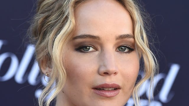 Jennifer Lawrence droht in "Burial Rites" die Todesstrafe.