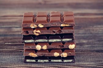 Experten rechnen für das kommende Jahr damit, dass bei einem Schokoladengrundstoff die Preise steigen.