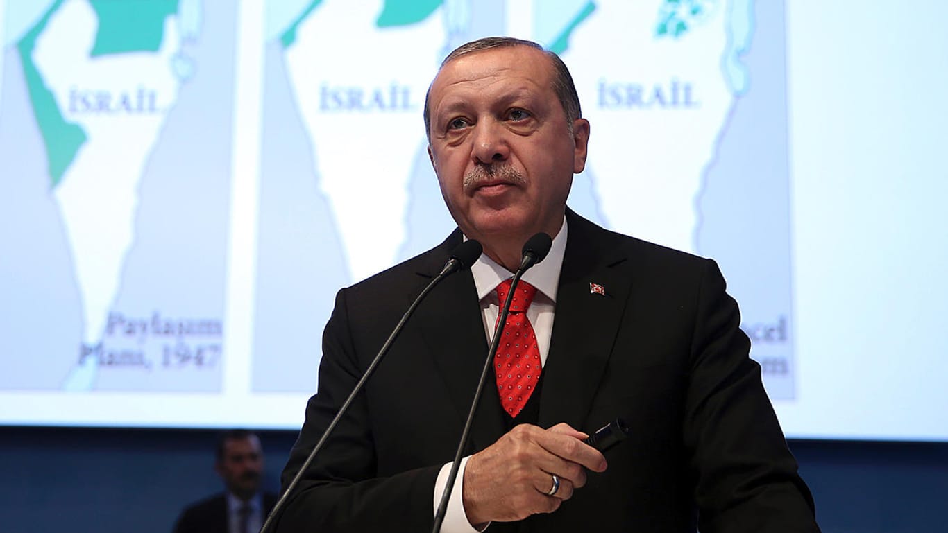 Der türkische Präsident Recep Tayyip Erdogan bei einem Krisentreffen der Organisation für Islamische Kooperation (OIC) in Istanbul.