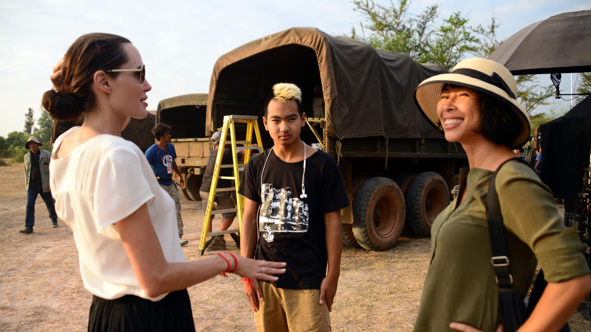 Angelina Jolie und Loung Ung (rechts) lernten sich in Kambodscha kennen.