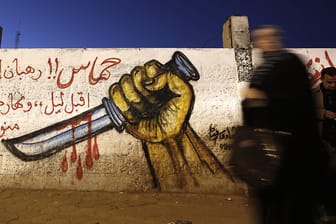 Grafitto in Gaza-Stadt: Die in Gaza regierende Hamas fordert eine dritte Intifada.
