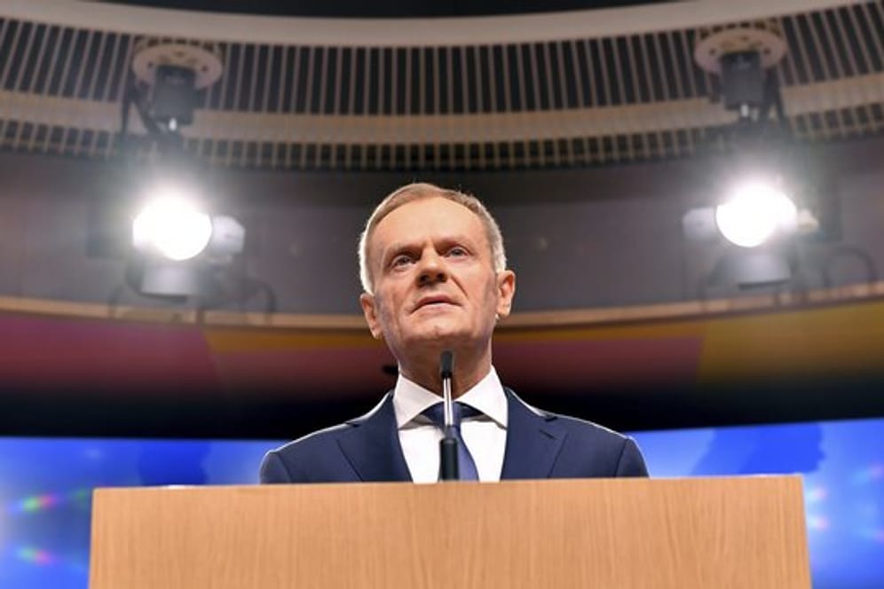 EU-Ratspräsident Donald Tusk hatte in einem Papier erklärt, die Pflichtquoten für die Verteilung von Asylbewerbern in der EU hätten sich als wirkungslos erwiesen.