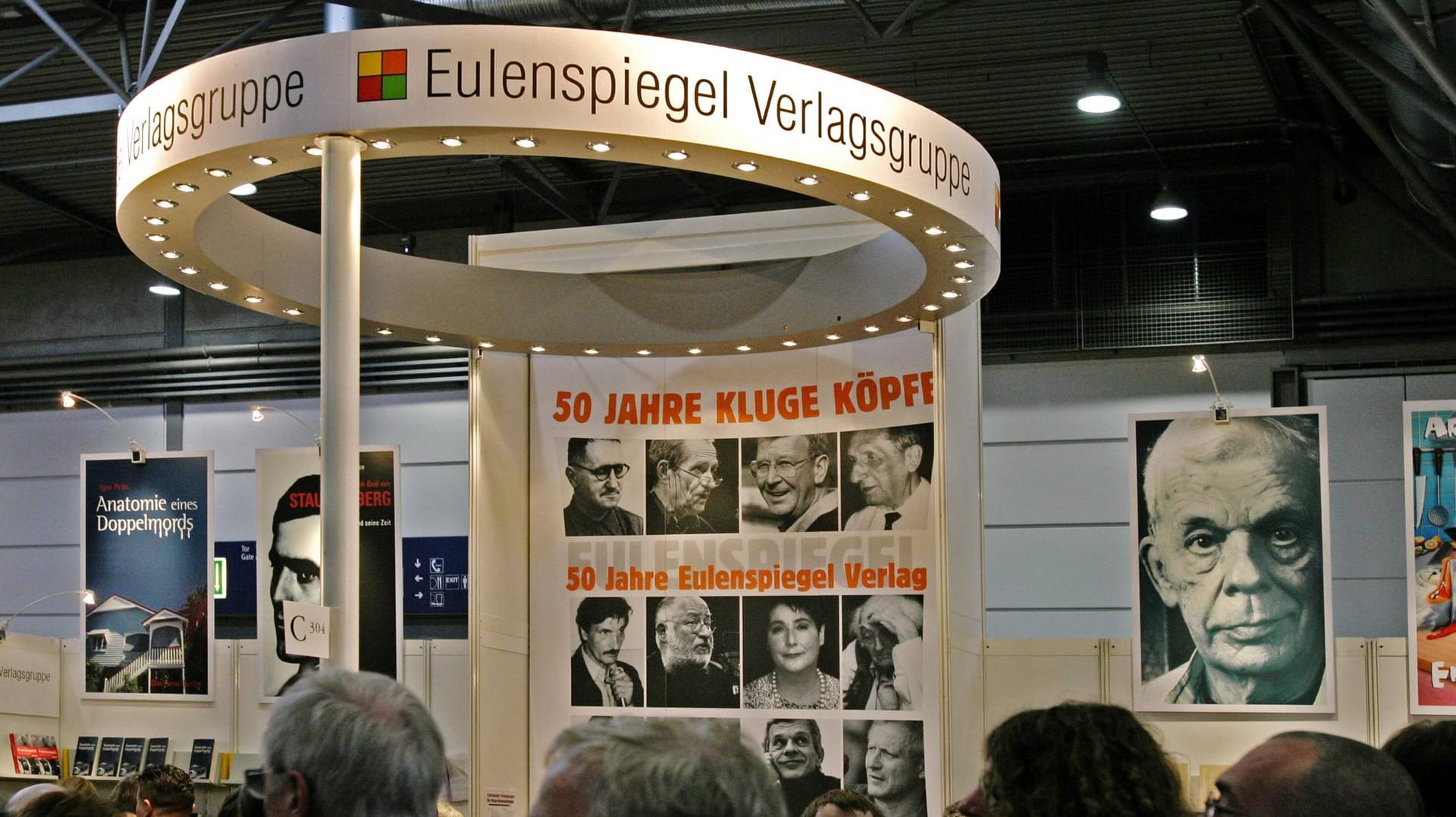 Der Messestand der Eulenspiegel Verlagsgruppe auf der Leipziger Buchmesse im Jahre 2004. Der Messestand der Eulenspiegel Verlagsgruppe auf der Leipziger Buchmesse im Jahre 2004.