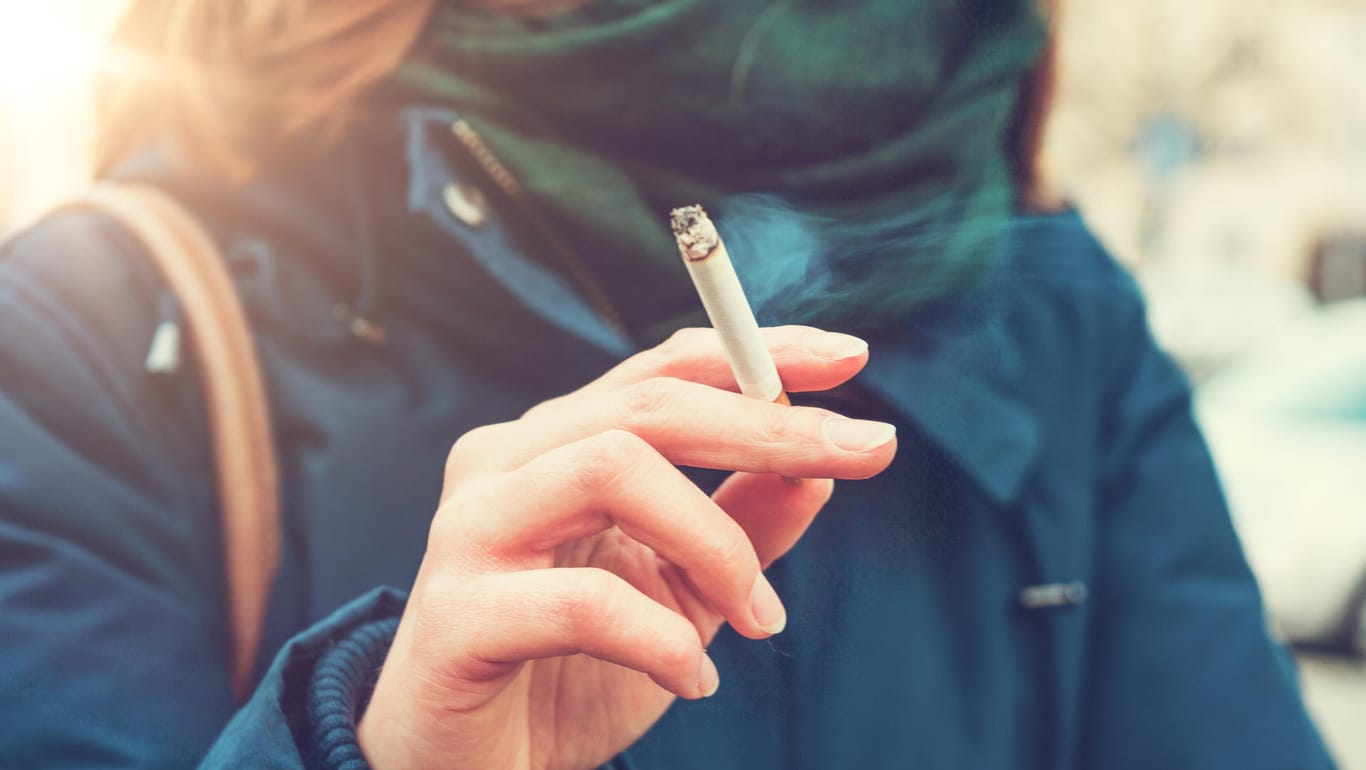 Dass Rauchen die Gesundheit gefährdet, ist allgemein bekannt. Es soll einer Studie zufolge aber auch unattraktiv machen.