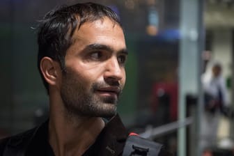 Ankunft am Flughafen: Der Afghane Haschmatullah F. trifft in Frankfurt am Main ein. Er wurde in sein Heimatland abgeschoben, durfte wegen eines Verfahrensfehlers jedoch wieder zurück.