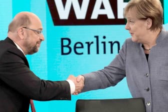 Bundeskanzlerin Angela Merkel (CDU) und der SPD-Vorsitzende Martin Schulz nach der Bundestagswahl.