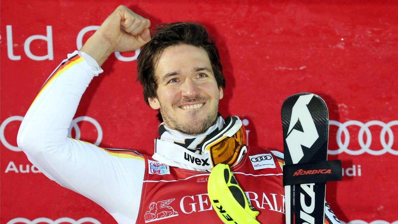 Felix Neureuther nach seinem Sieg beim Slalom in Levi.