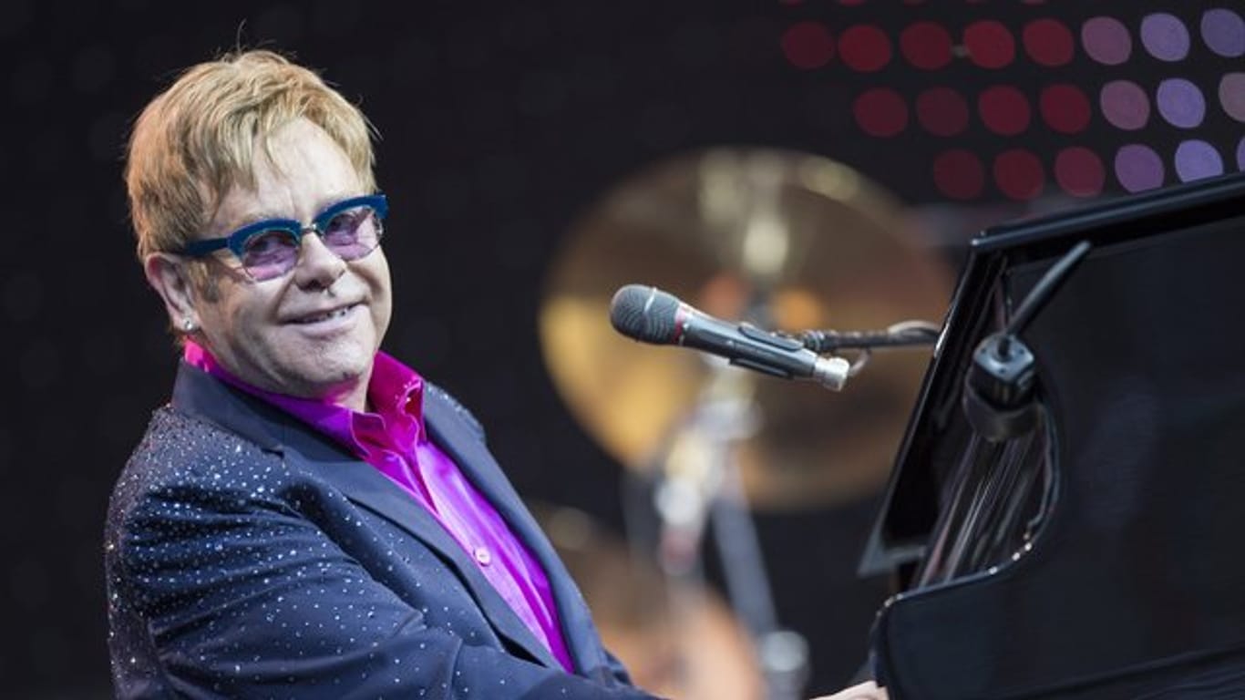 Elton John bekommt Ende Januar ein Ehrenkonzert, an dem viele Stars teilnehmen.