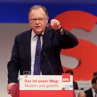 Stephan Weil: Der niedersächsische Ministerpräsident ermahnt die CDU, den Sozialdemokraten in wichtigen Punkten entgegenzukommen.
