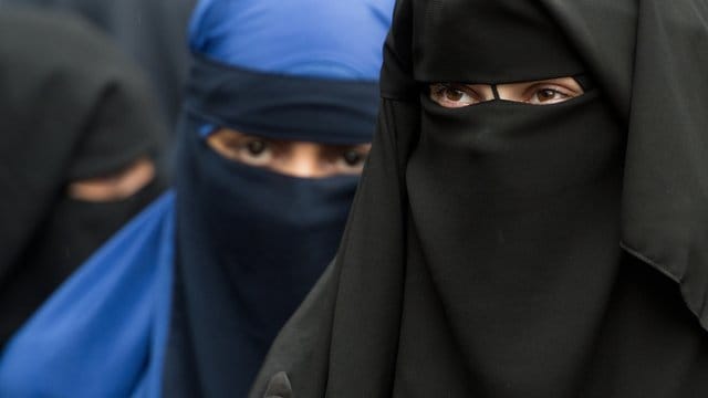 Nur selten führt die Bundesanwaltschaft bisher Terrorverfahren gegen deutsche Islamistinnen, die wieder zurück sind. Nur selten führt die Bundesanwaltschaft bisher Terrorverfahren gegen deutsche Islamistinnen, die wieder zurück sind.