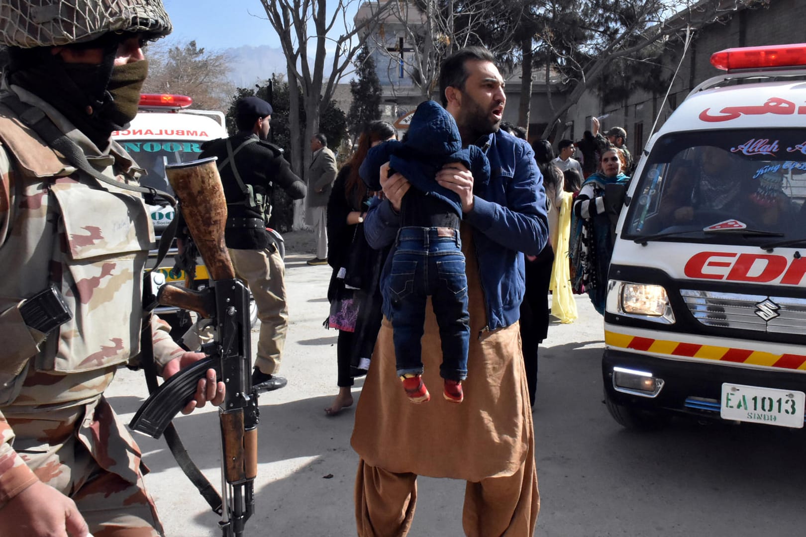 Pakistan: Acht Menschen töteten Terroristen beim Angriff auf eine Kirche.