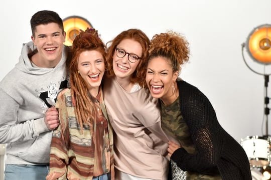 Die Finalisten Benedikt Köstler (l-r), Natia Todua, Anna Heimrath und BB Thomaz in Berlin im Studio Adlershof.