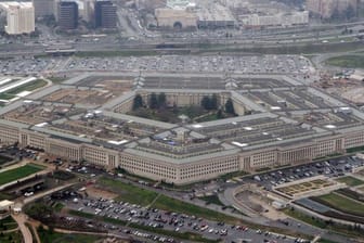 Wissen die etwas, was wir nicht wissen? Das US-Verteidigungsministerium Pentagon hat jahrelang heimlich nach UFOs geforscht.