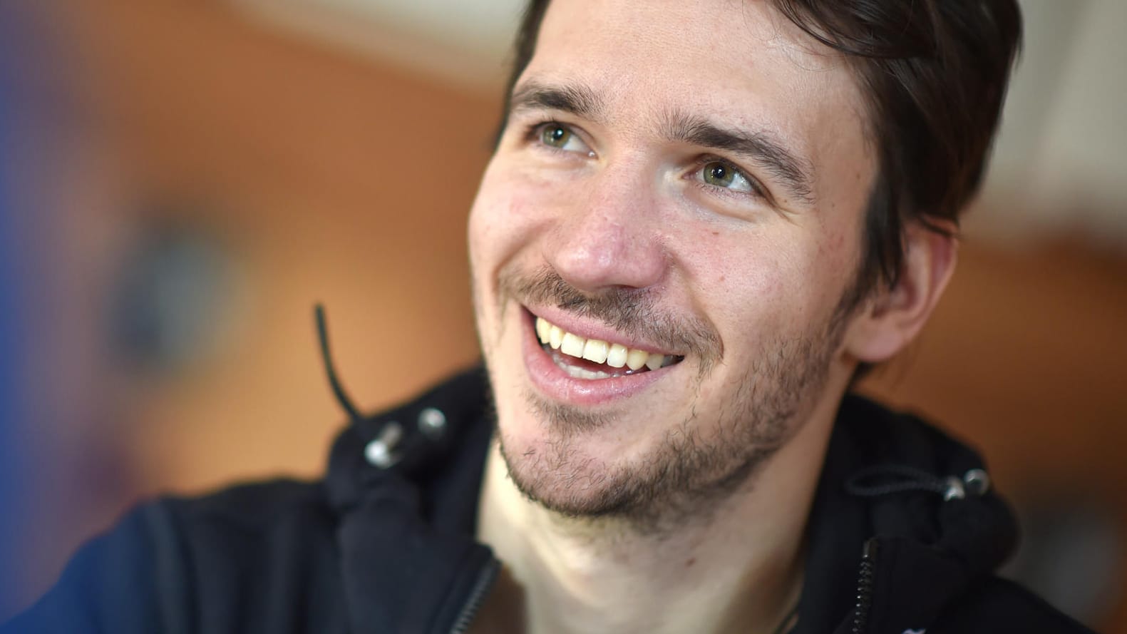 Wintersportler Felix Neureuther: Mit seiner kleinen Tochter tröstet er sich nach dem Olympia-Aus. Wintersportler Felix Neureuther: Mit seiner kleinen Tochter tröstet er sich nach dem Olympia-Aus.