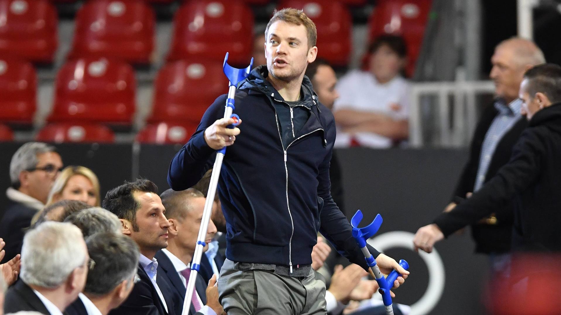 Der langzeitverletzte Manuel Neuer fährt nicht mit ins Trainingslager.