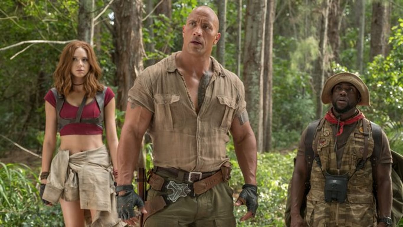 Karen Gillan (als Ruby Roundhouse, l-r), Dwayne Johnson (als Dr.