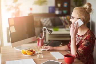 Ob Homeoffice oder Firmenbüro – arbeitsrechtliche Rahmenbedingungen gelten für beide Arbeitsorte.