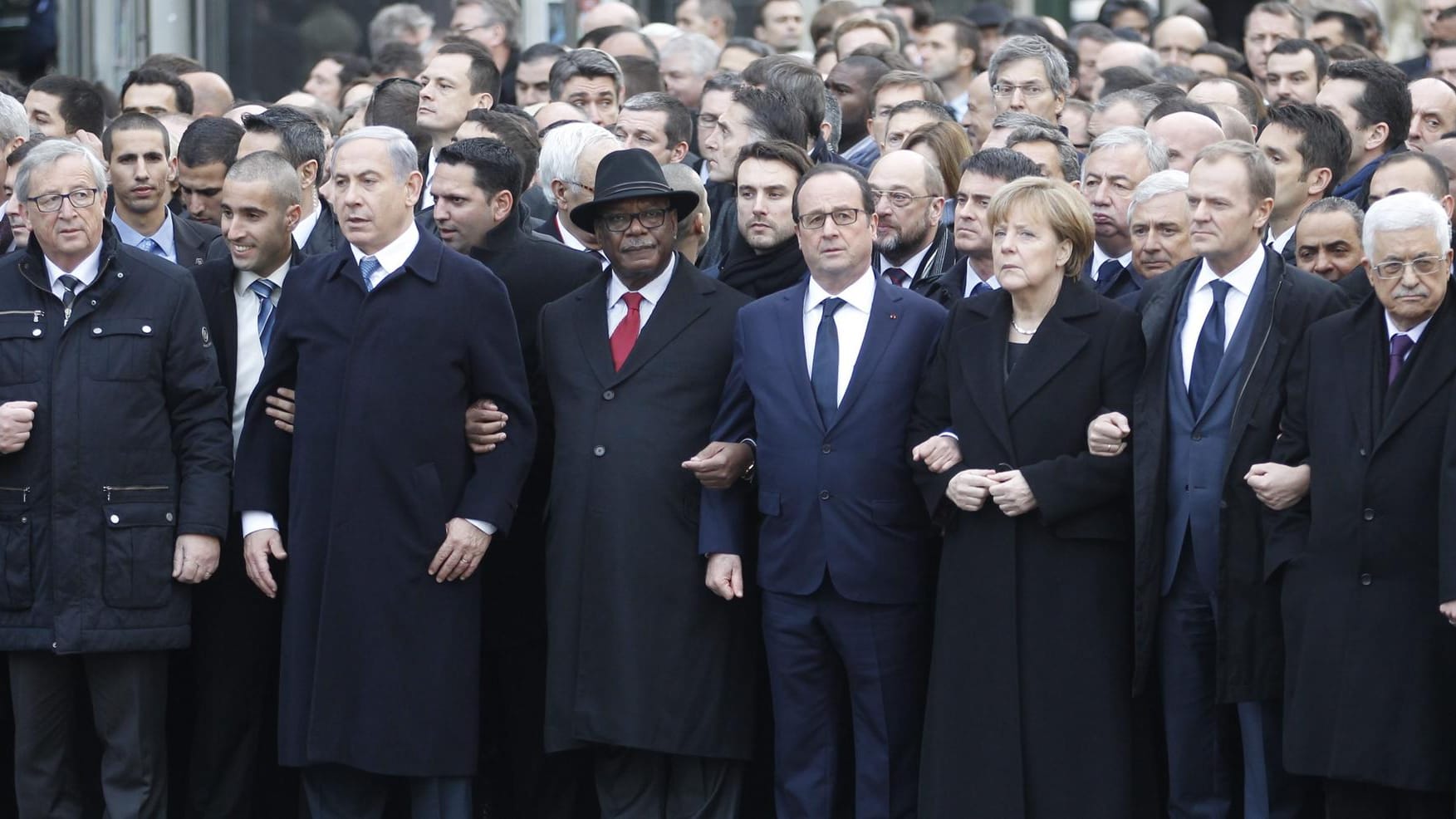 Mass rally for attack victims in Paris