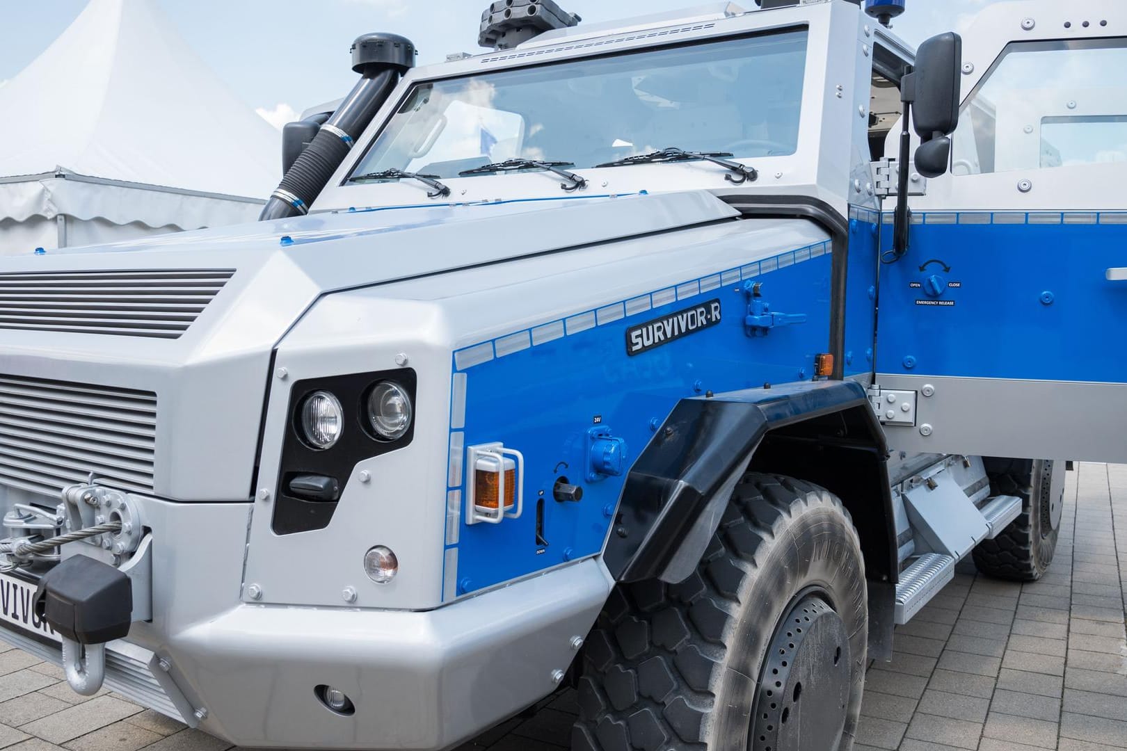 Panzerwagen vom Typ «Survivor R»