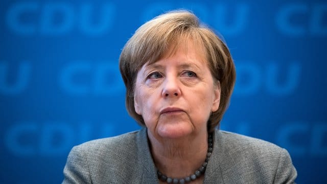 Bundeskanzlerin Angela Merkel möchte in jedem Fall eine stabile Regierung erreichen. Bundeskanzlerin Angela Merkel möchte in jedem Fall eine stabile Regierung erreichen.